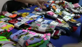 Arranca venta de calcetas disparejas