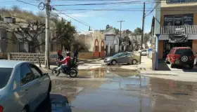 Cierran vialidad por trabajos de Oomapas