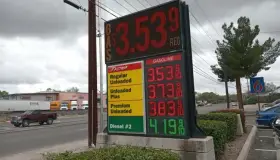 Presenta gasolina de EU ligero descenso en precios