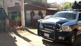 Denuncia que vecino le roba electricidad para aire acondicionado