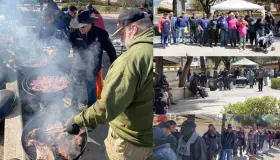 Adoptan Parrilleros de Nogales comedor callejero de Compassion Home