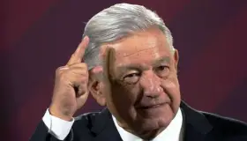 México, libre de crisis: López Obrador; "hay estabilidad macroeconómica"