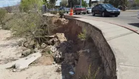 Socavón en avenida Tecnológico no representa peligro: UMPC