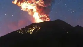 Popocatépetl registra impresionante explosión y la relacionan con invasión extraterrestre