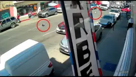 Graves abuelita y nieto tras atropellamiento