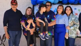 Presiden Alcalde y Primera Dama Desfile del Día Mundial del Autismo