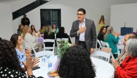 Reconoce Alcalde labor altruista de las mujeres en esta frontera