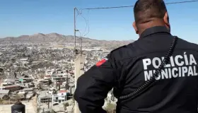 Regresan vehículo a propietario; no sabía que se lo habían robado