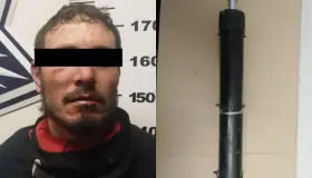 Detienen padre e hijo a ladrón