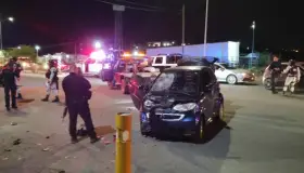 Impacta a motociclista por no respetar vialidad