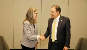 Promueve Gobernador Plan Sonora en Arizona