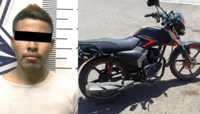 Detienen a motociclista que circulaba a exceso de velocidad; resulta moto robada
