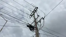 Golpea cable de la CFE a persona; sufrió varias lesiones