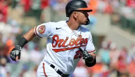 Urías batea 4-4 al ganar Orioles