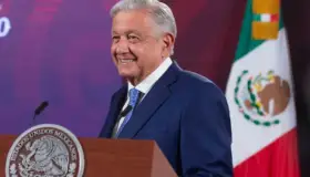 AMLO descarta crisis económica en México, avizora una externa en 2025