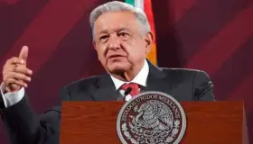 Trata AMLO temas de migración y seguridad con asesora de CB