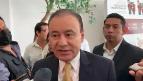 Gobernador analiza terna para enviar propuesta de titular de la FGJE al Congreso