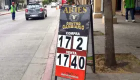 Sigue a la baja precio del dólar