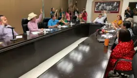 Dictaminan iniciativa para elevar a derecho institucional becas de estudiantes