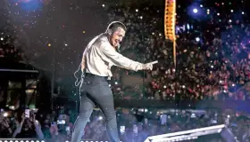 Christian Nodal se roba el corazón de los capitalinos