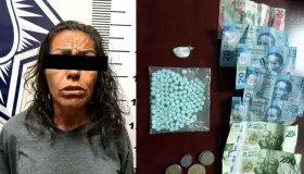 Encuentran fentanilo y cristal a mujer, fue detenida