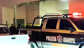 Llega herido de bala a hospital; se niega a dar información