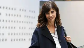 Maribel Verdú da a luz a un súper héroe