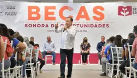 Aprueban elevar a derecho constitucional las becas a estudiantes