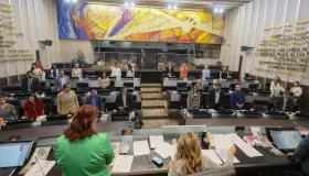 Eleva Congreso a rango Constitucional las becas para estudiantes