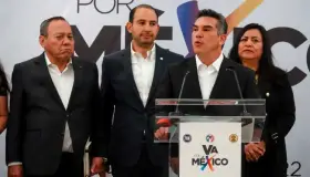 Firma oposición alianza para 2024; ofrecen a un solo candidato