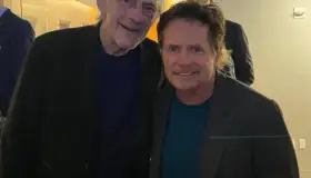 Michael J. Fox se cae en pleno escenario