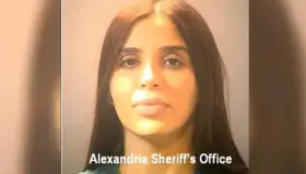 Libre Emma Coronel, sale de la cárcel