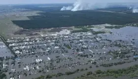 Capturan imágenes de la devastación tras destrucción de presa en Ucrania