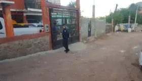 Recorren policías calles, buscan acercamiento con comunidad