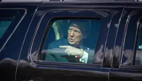 Liberan a Trump tras comparecer en Miami