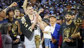 Cetro redondea carrera de Jokic