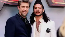 Ezra Miller reaparece en premier