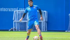 Pacta Castaño con Cruz Azul