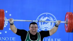 Alcanza oro Josué Medina