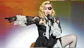 Hospitalizan a Madonna; pospone su gira mundial