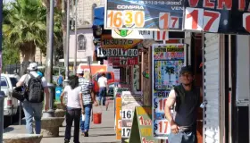 Registran tipo de cambio más bajo en 8 años