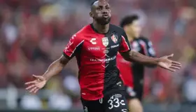 Quiñones enfila al Nido