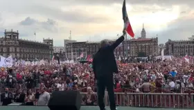“¡Gracias, pueblo!”, AMLO agradece asistencia al Zócalo