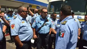 Protestan bomberos por mejoras salariales al Ayuntamiento
