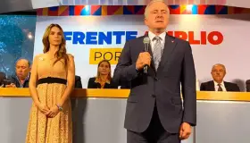 Se registra Santiago Creel como primer aspirante de la oposición