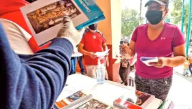 Manda jueza a SEP y a Conaliteg suspender elaboración de libros de texto