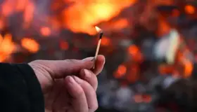 Incendia casa de ex esposa y se entrega a las autoridades