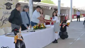 Reconocen estudiantes de primaria Leona Vicario