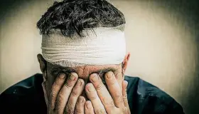 Lesiona joven a su padre, lo golpeó en la cabeza