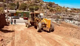 Llevan raspado de calles al sector 2 de colonia Colosio